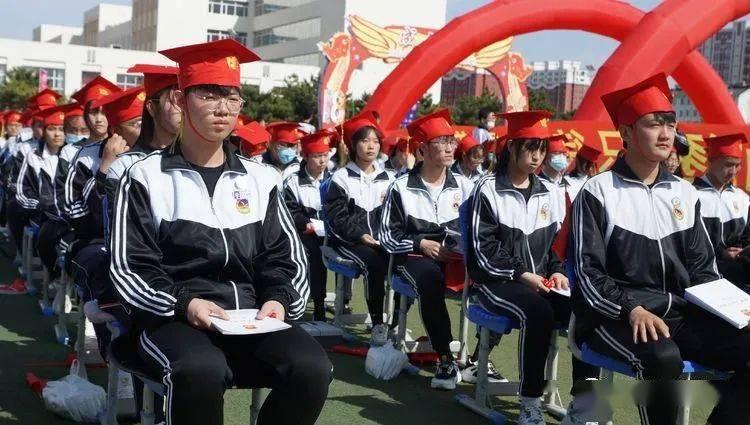 探讨天南地北,共话汽车的钥匙孔被人撬了,车还可以开,锁不住车门了,需要怎么修理,去哪里修呢?